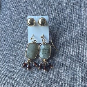 Set of 2 gold earrings